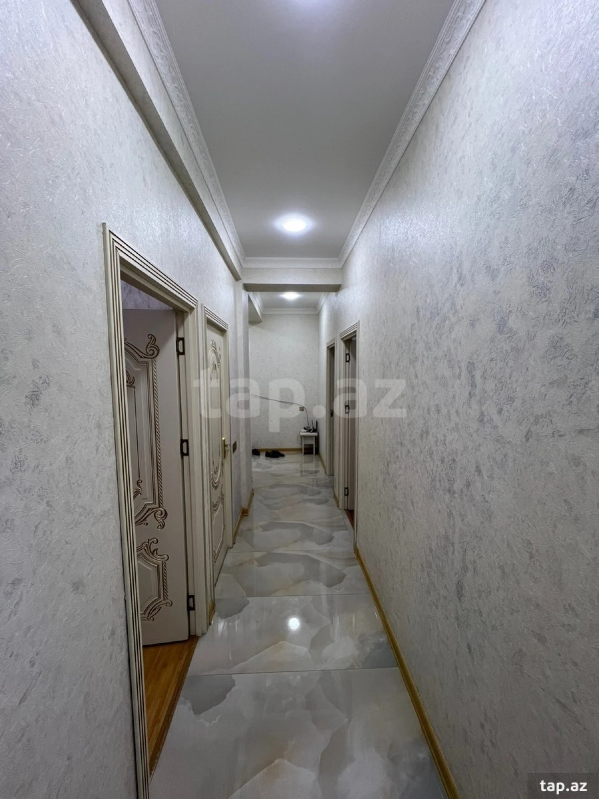 Kirayə verilir 3 otaqlı yeni tikili 110 m²