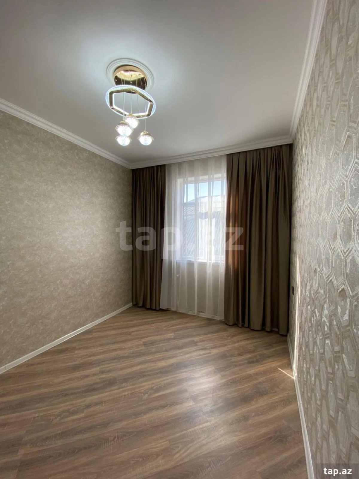 Satılır 4 otaqlı həyət evi