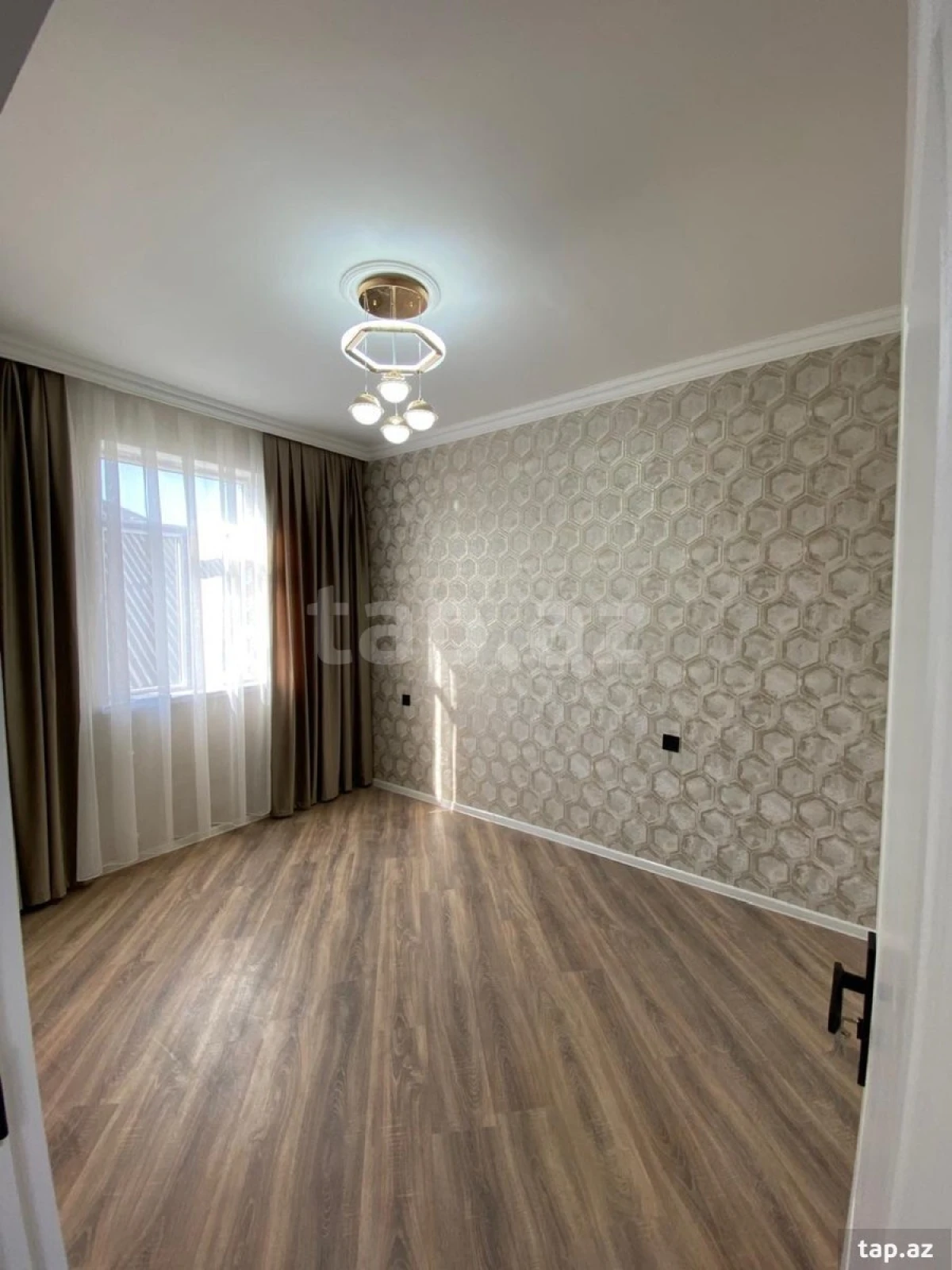 Satılır 4 otaqlı həyət evi