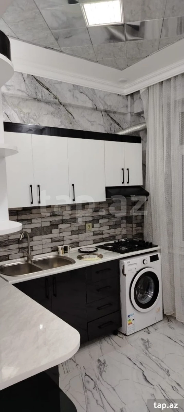 Kirayə verilir 2 otaqlı yeni tikili 78 m²