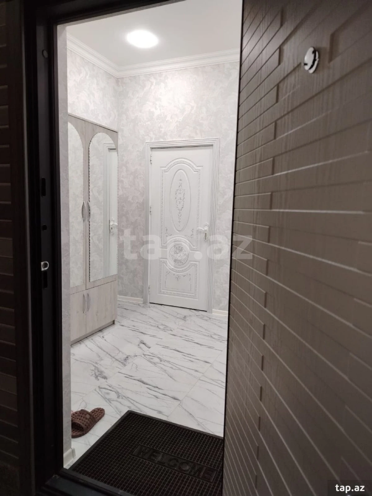 Kirayə verilir 2 otaqlı yeni tikili 78 m²