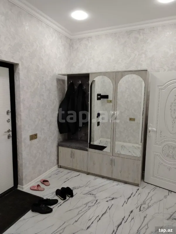 Kirayə verilir 2 otaqlı yeni tikili 78 m²