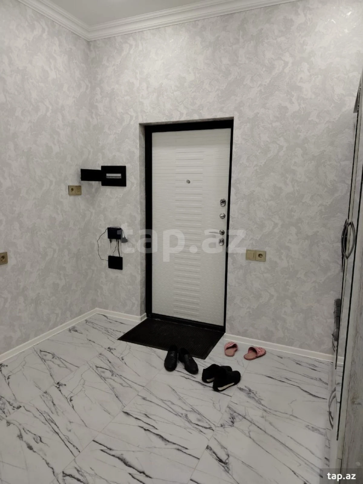 Kirayə verilir 2 otaqlı yeni tikili 78 m²