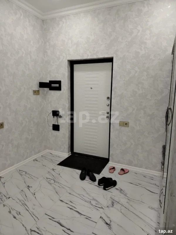 Kirayə verilir 2 otaqlı yeni tikili 78 m²