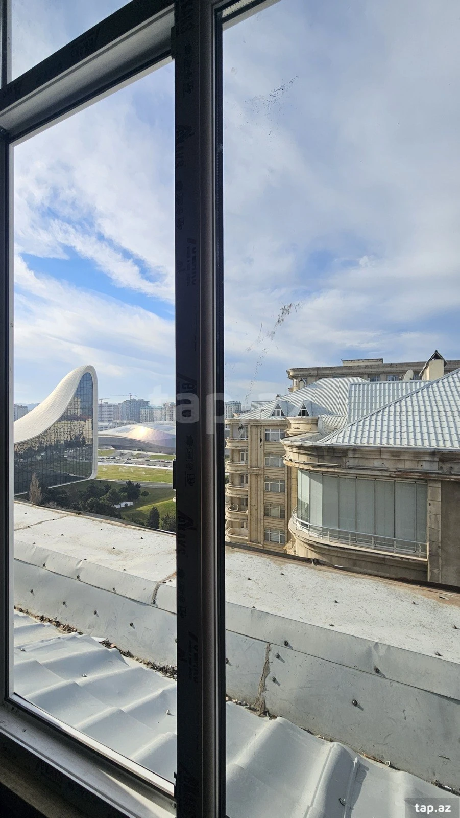 Satılır 3 otaqlı yeni tikili 75 m²