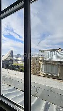 Satılır 3 otaqlı yeni tikili 75 m²