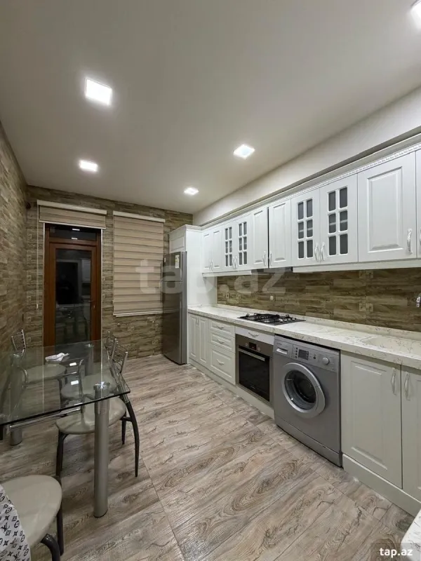 Satılır 3 otaqlı yeni tikili 83 m²