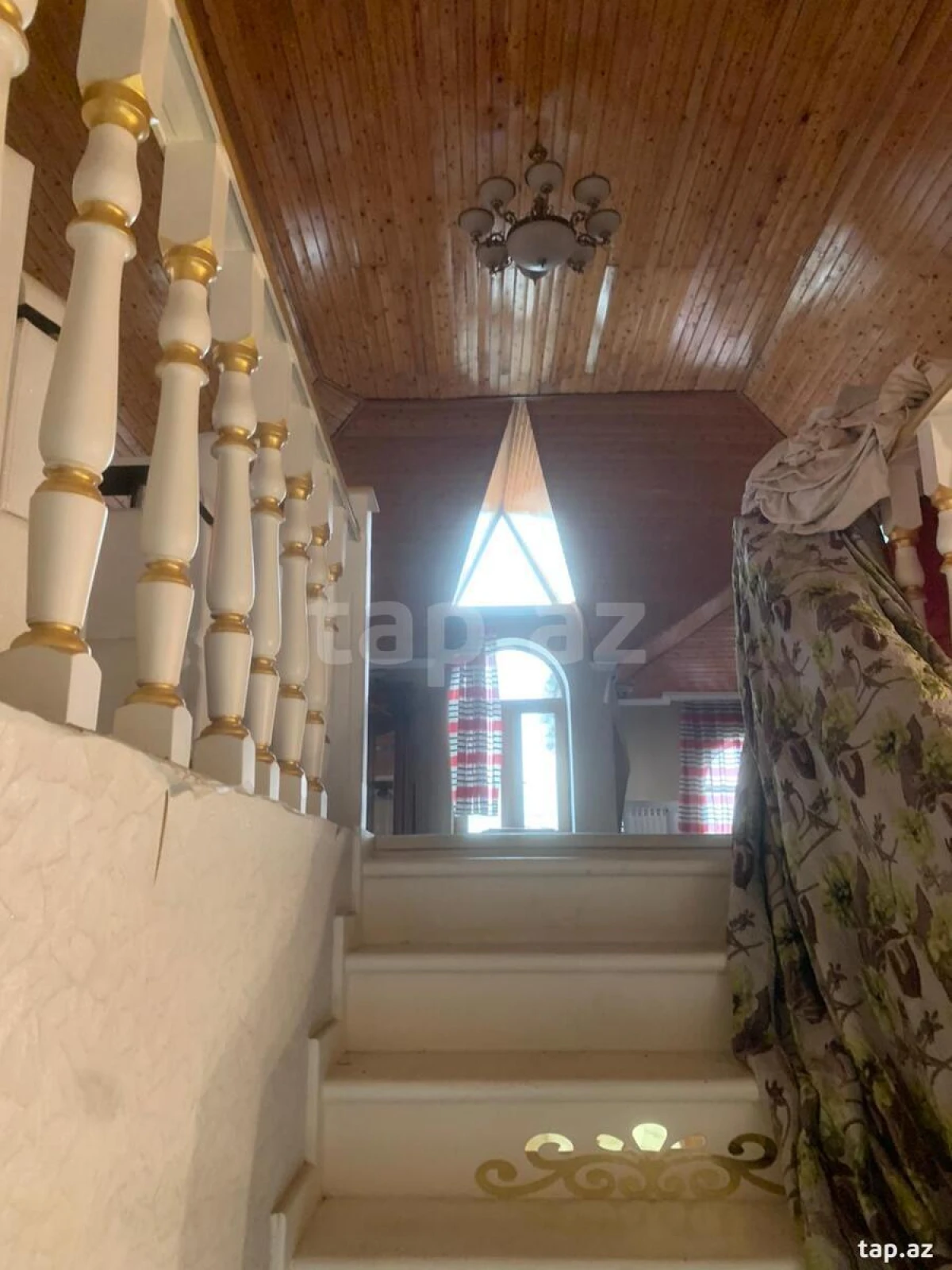 Satılır 6 otaqlı həyət evi