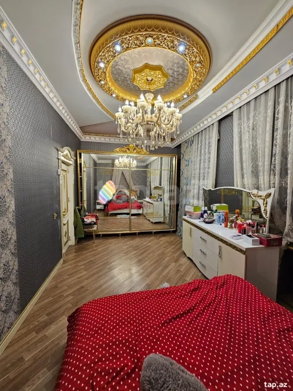 Satılır 6 otaqlı həyət evi