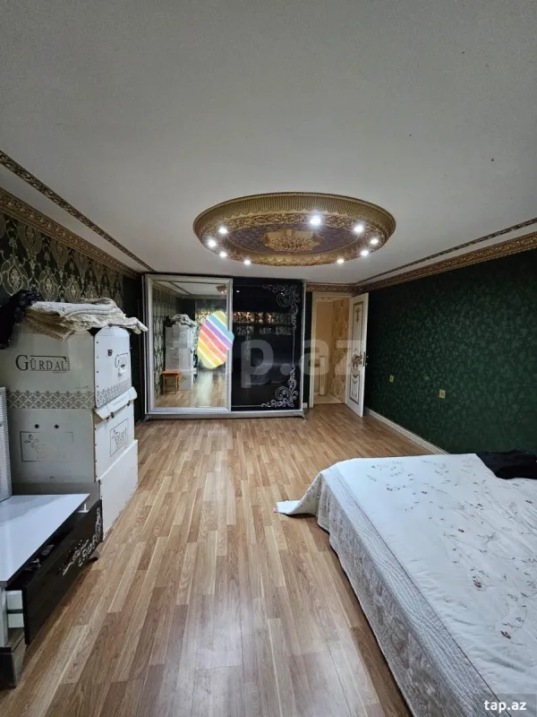 Satılır 6 otaqlı həyət evi