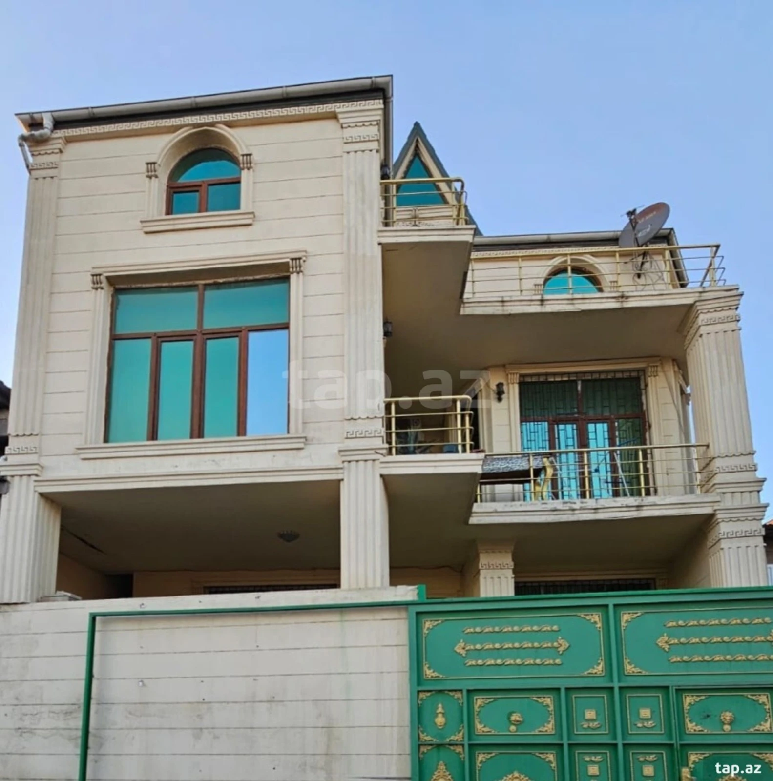 Satılır 6 otaqlı həyət evi