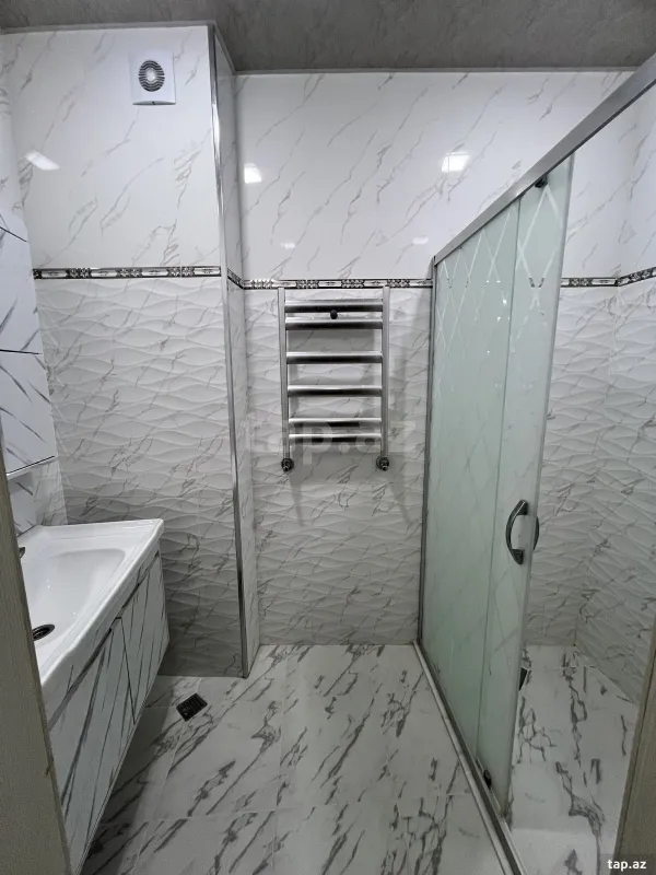 Kirayə verilir 3 otaqlı yeni tikili 120 m²