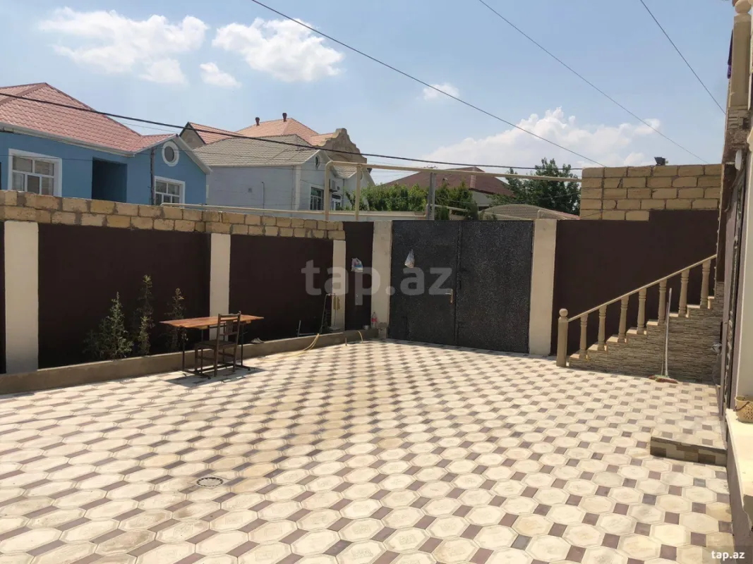 Satılır 5 otaqlı həyət evi