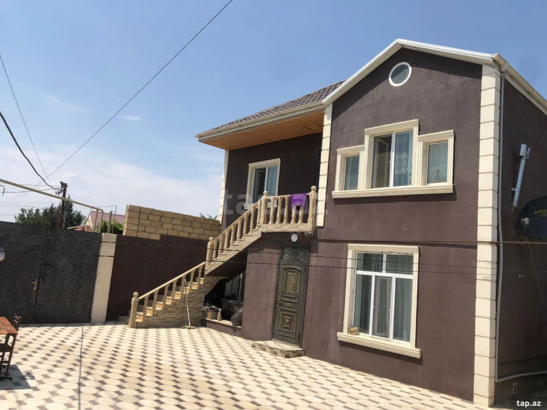 Satılır 5 otaqlı həyət evi