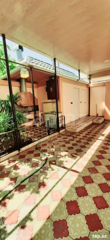Satılır 5 otaqlı həyət evi