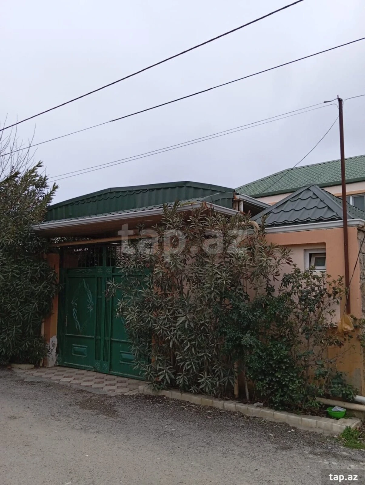 Satılır 5 otaqlı həyət evi