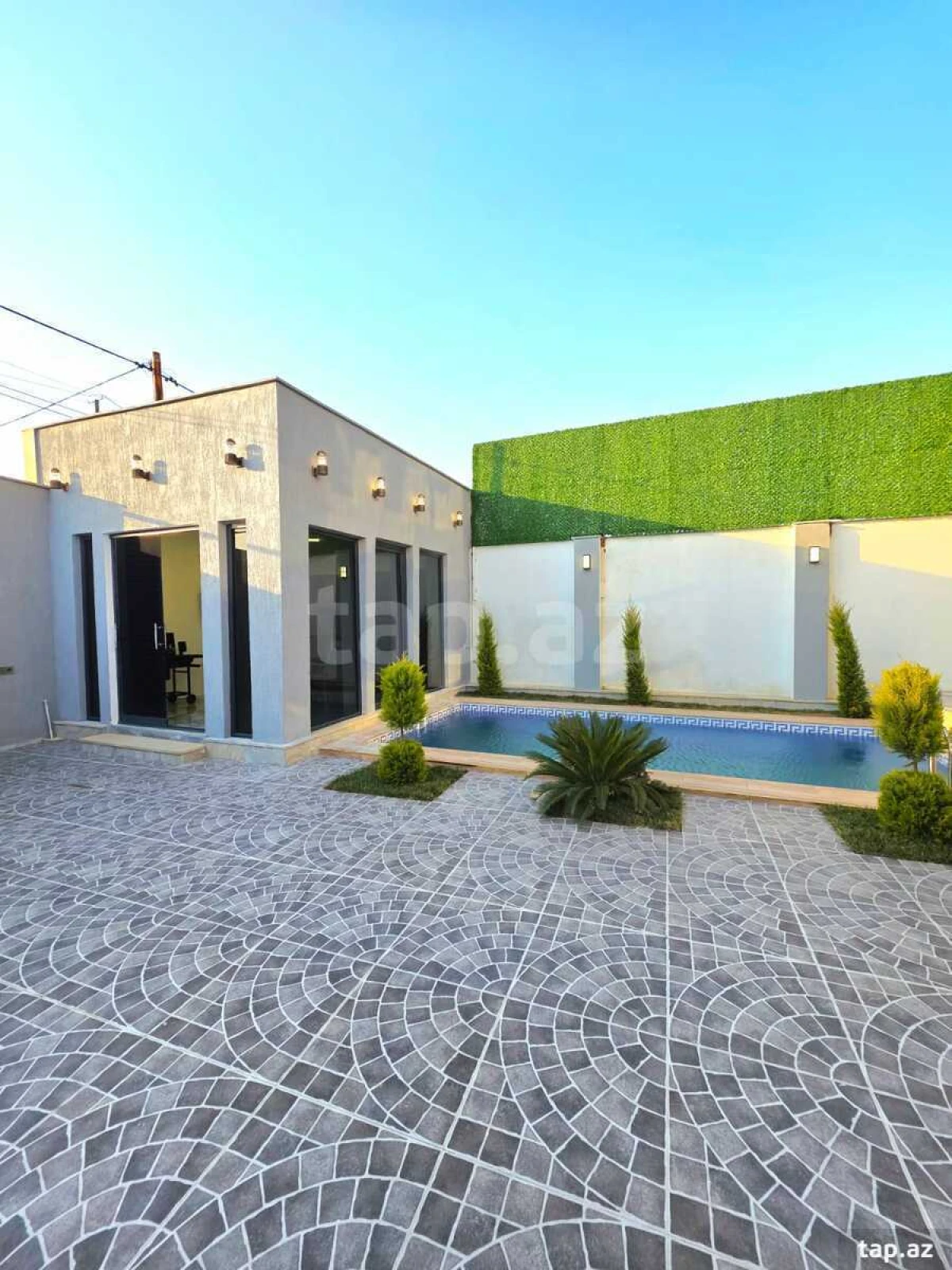 Satılır 4 otaqlı həyət evi