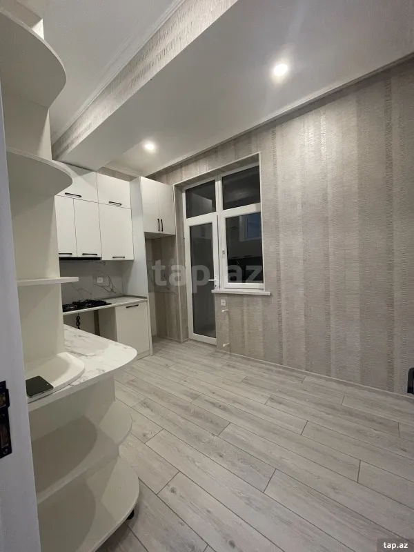 Satılır 3 otaqlı yeni tikili 68 m²