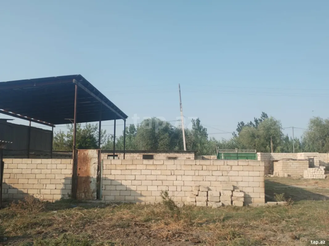Satılır 6 otaqlı həyət evi