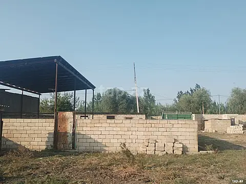 Satılır 6 otaqlı həyət evi