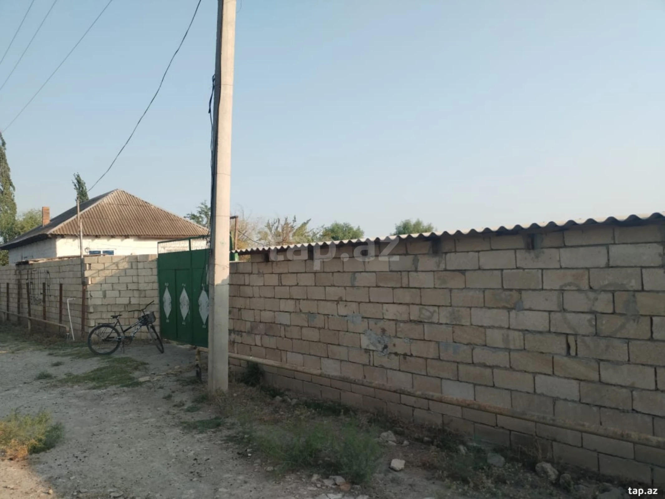 Satılır 6 otaqlı həyət evi