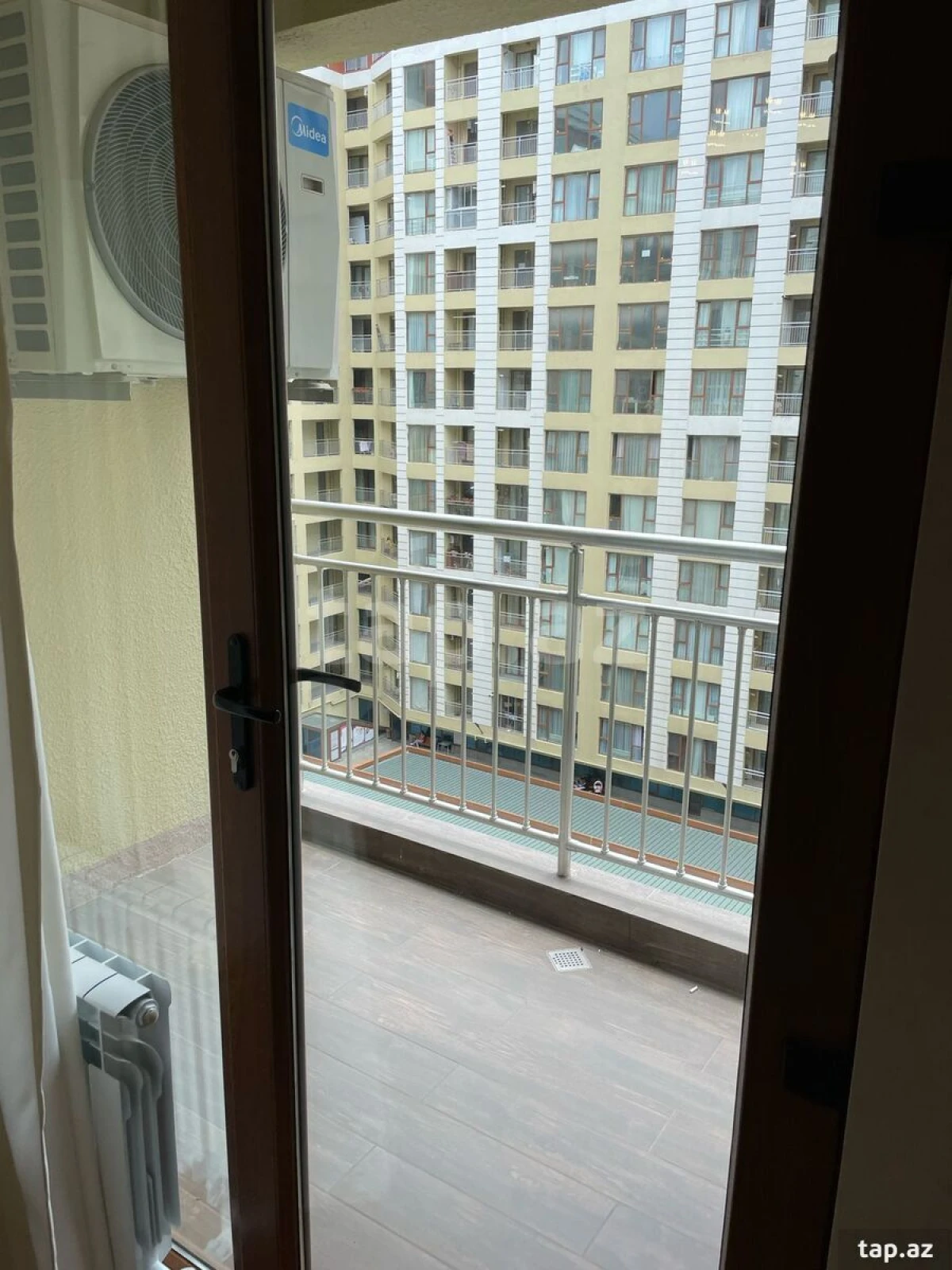 Kirayə verilir 3 otaqlı yeni tikili 100 m²