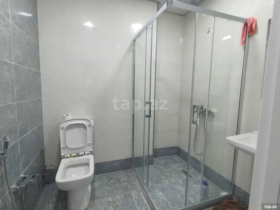 Kirayə verilir 3 otaqlı yeni tikili 130 m²
