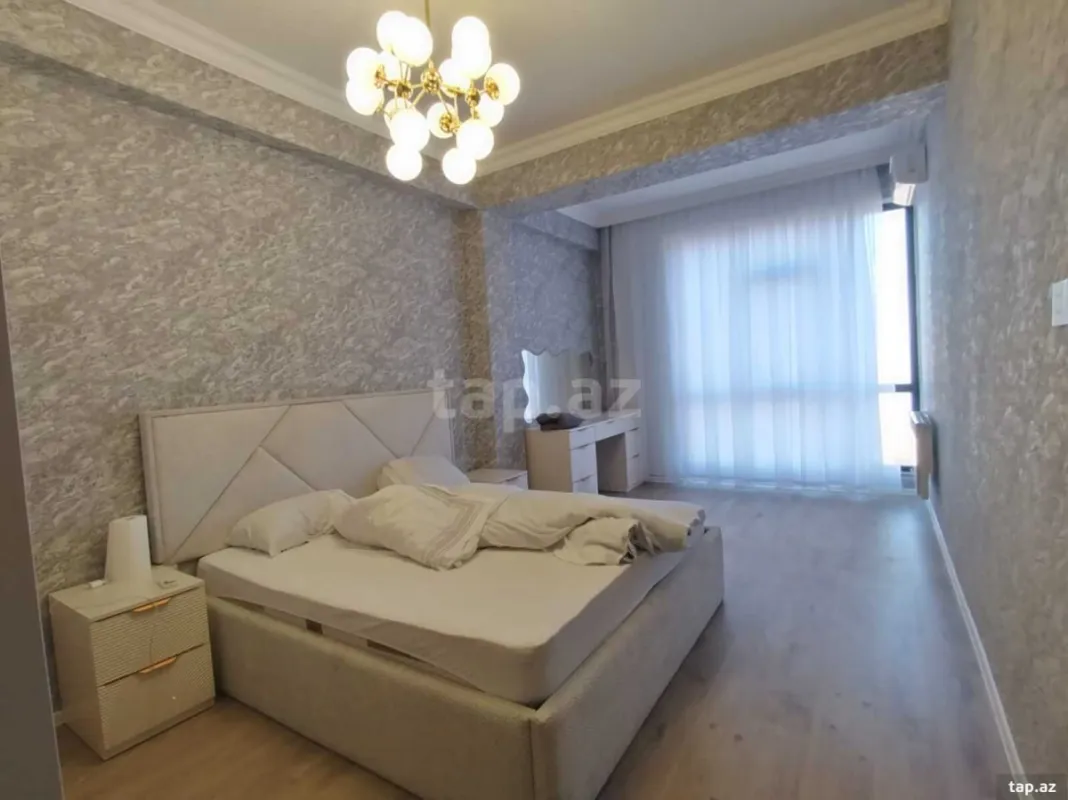 Kirayə verilir 3 otaqlı yeni tikili 130 m²