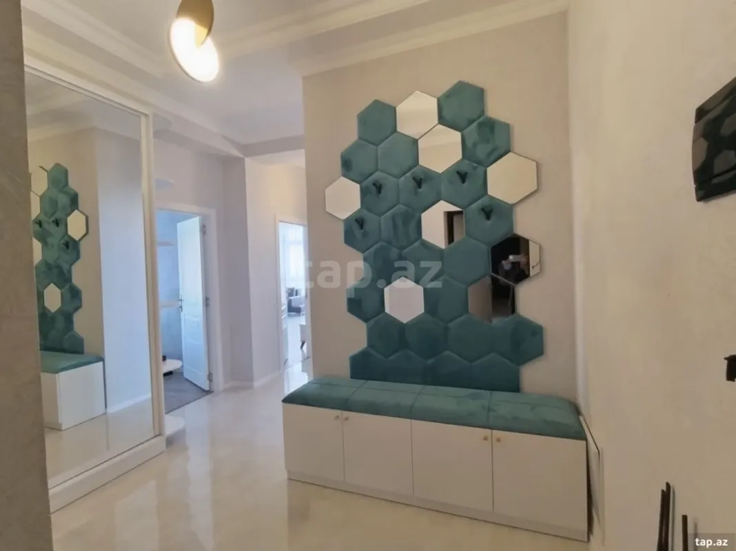 Kirayə verilir 3 otaqlı yeni tikili 130 m²