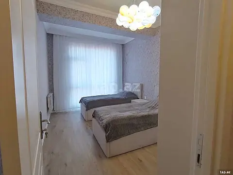 Kirayə verilir 3 otaqlı yeni tikili 130 m²