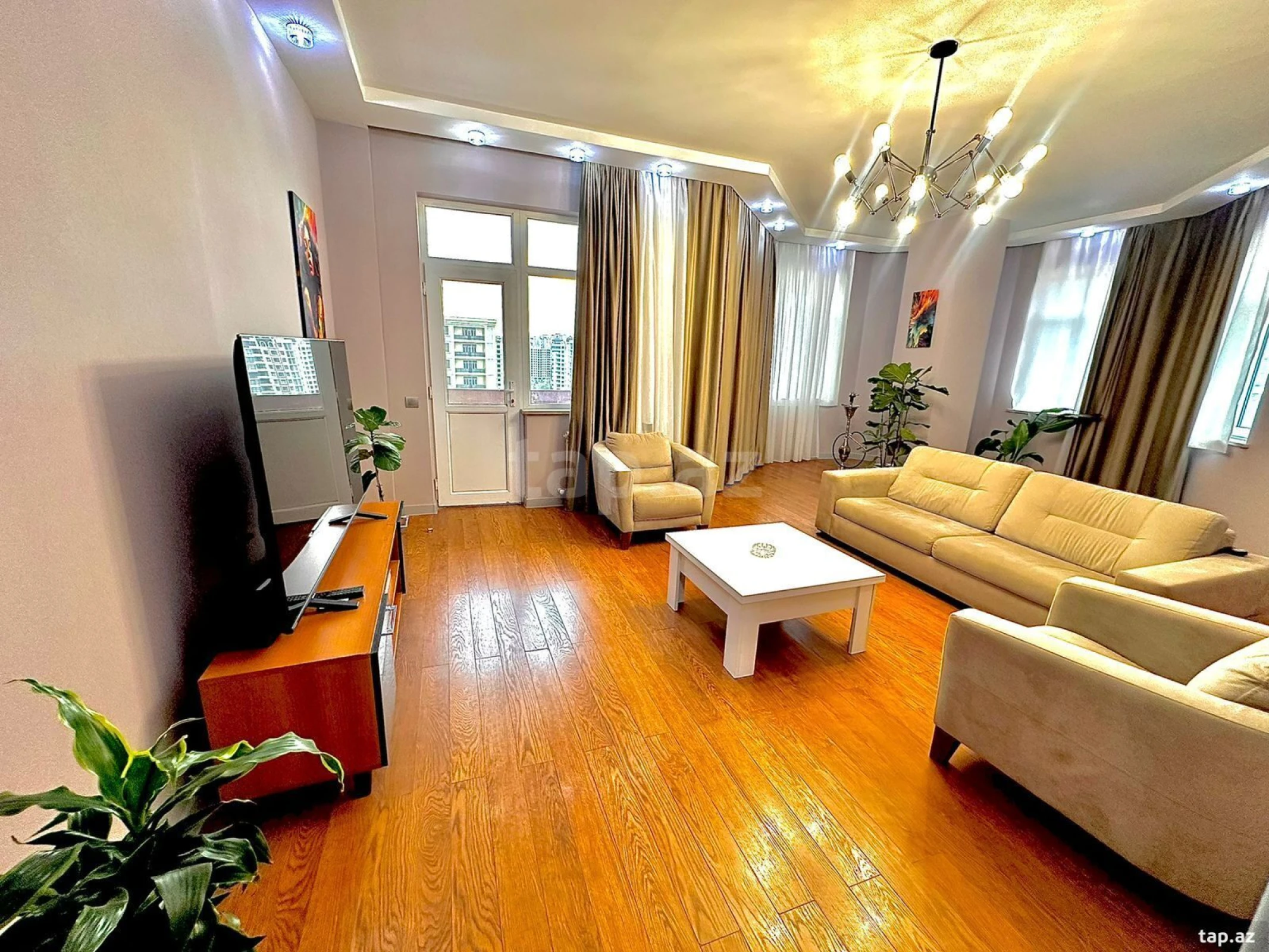 Satılır 3 otaqlı yeni tikili 145 m²