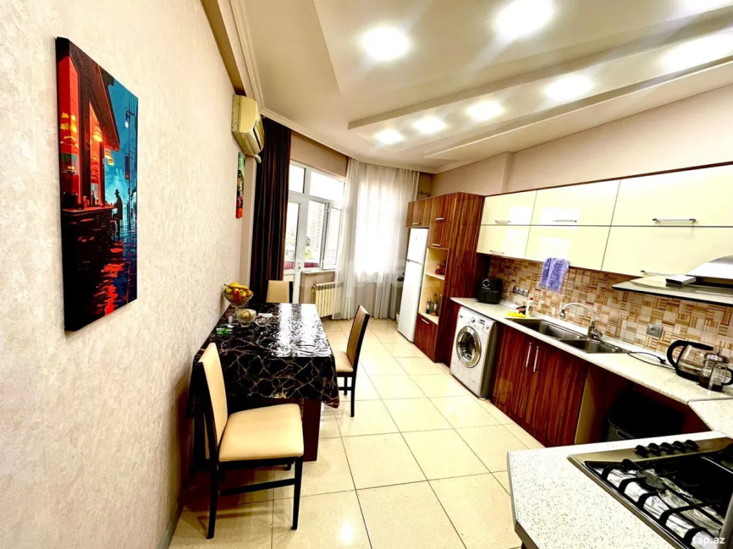 Satılır 3 otaqlı yeni tikili 145 m²