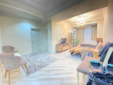 Satılır 3 otaqlı yeni tikili 129.8 m²