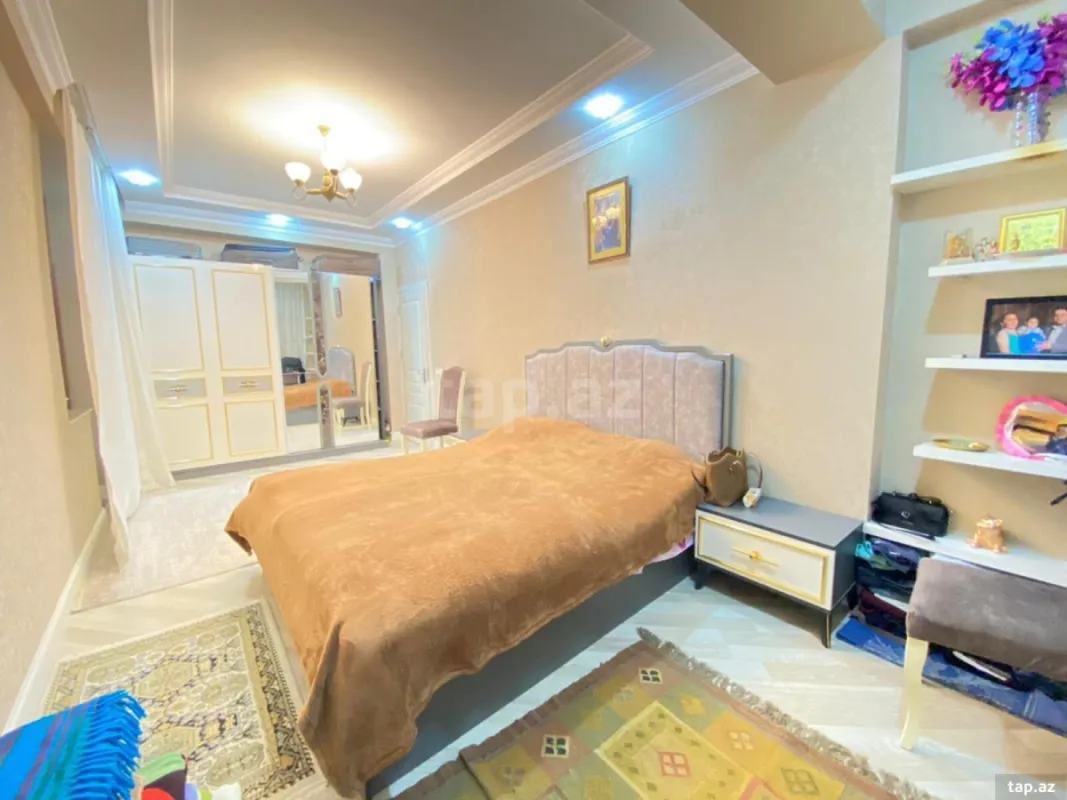 Satılır 3 otaqlı yeni tikili 129.8 m²