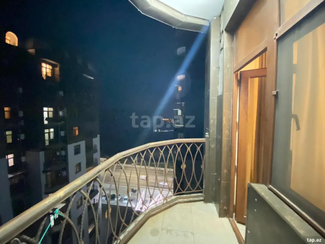 Satılır 3 otaqlı yeni tikili 129.8 m²