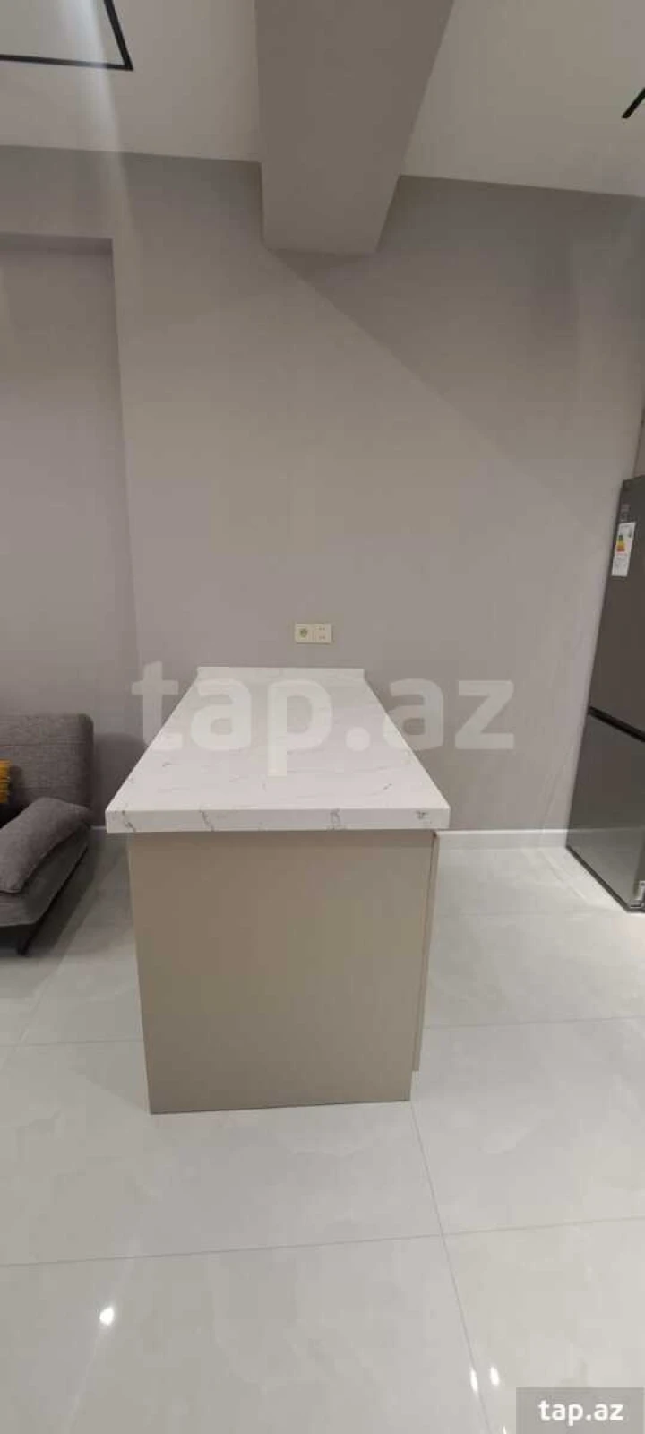 Kirayə verilir 2 otaqlı yeni tikili 65 m²