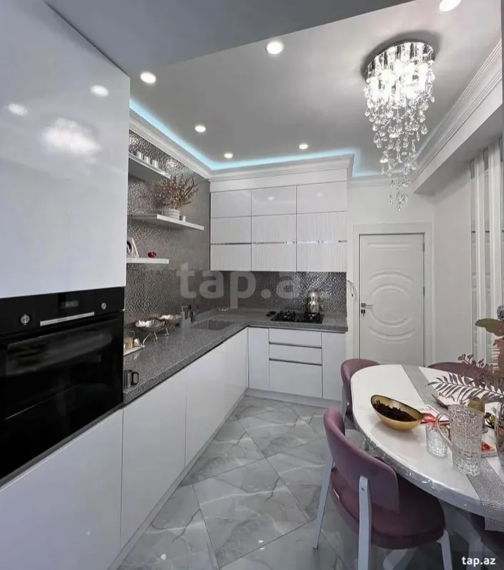 Satılır 2 otaqlı yeni tikili 100 m²