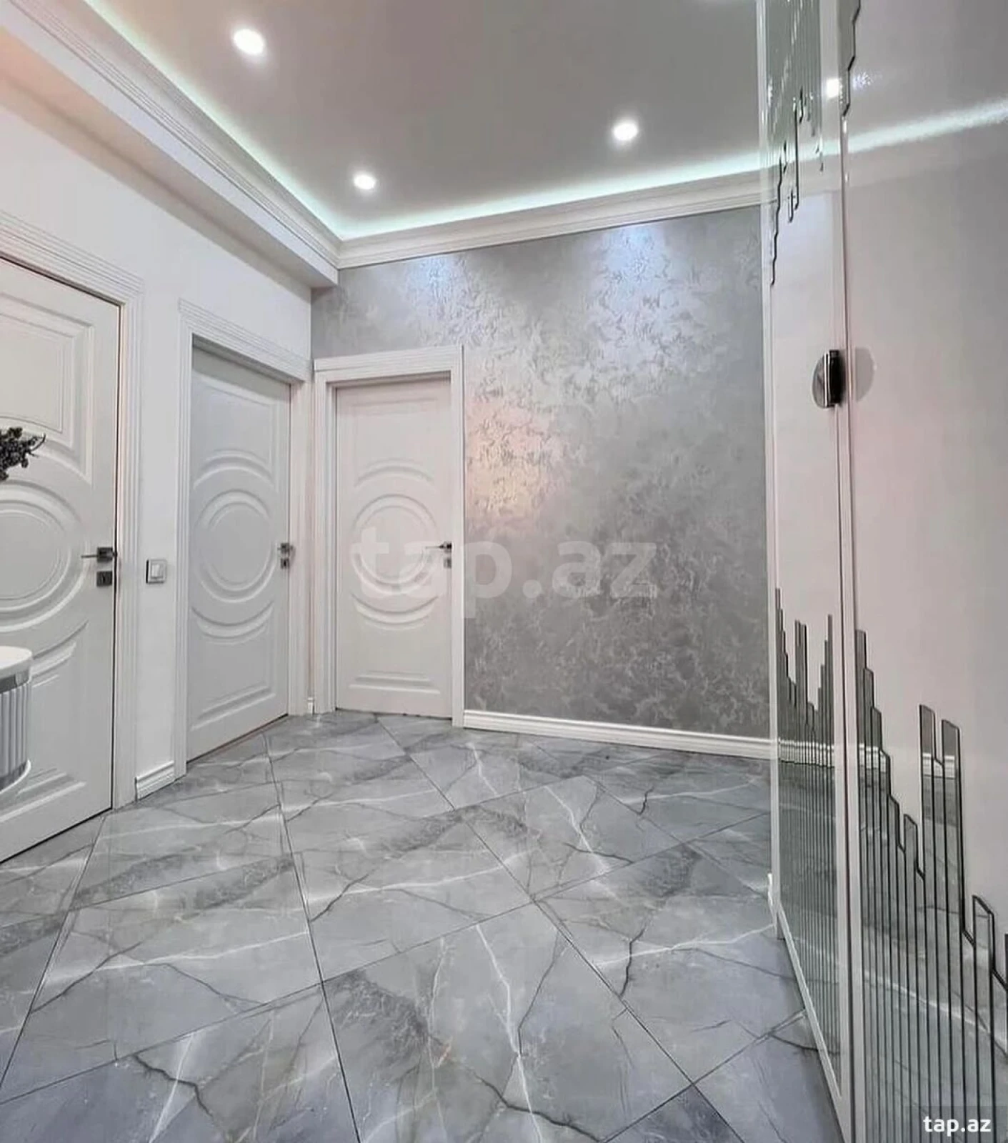 Satılır 2 otaqlı yeni tikili 100 m²