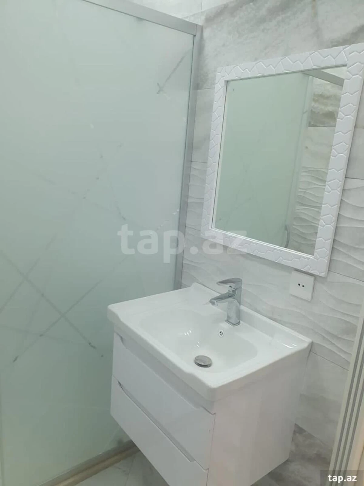 Kirayə verilir 2 otaqlı yeni tikili 108 m²