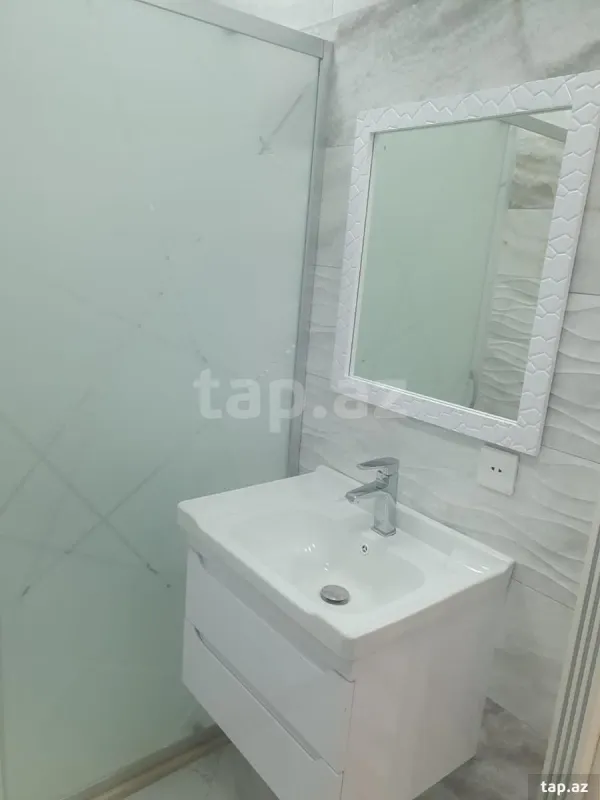 Kirayə verilir 2 otaqlı yeni tikili 108 m²