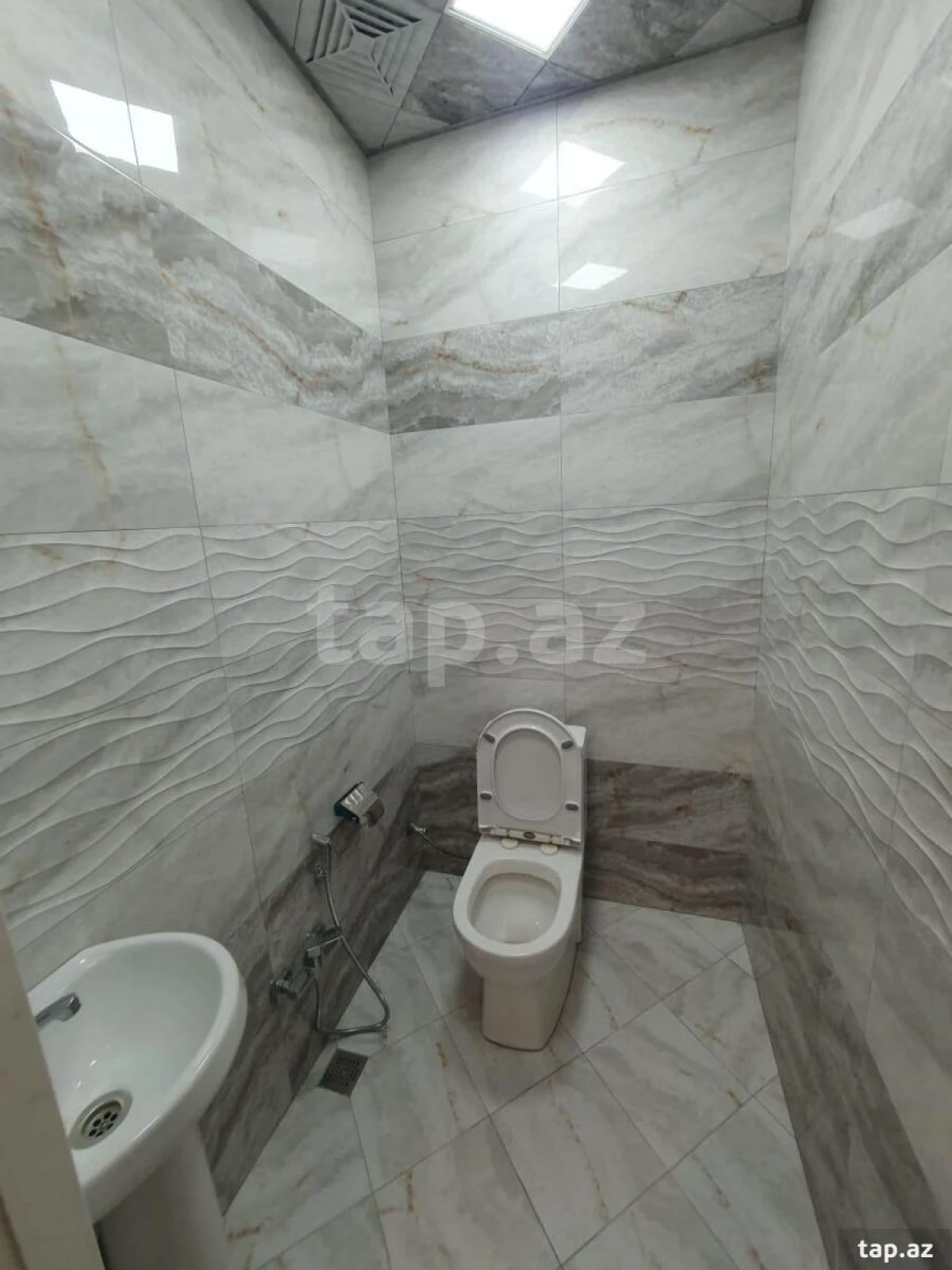 Kirayə verilir 2 otaqlı yeni tikili 108 m²