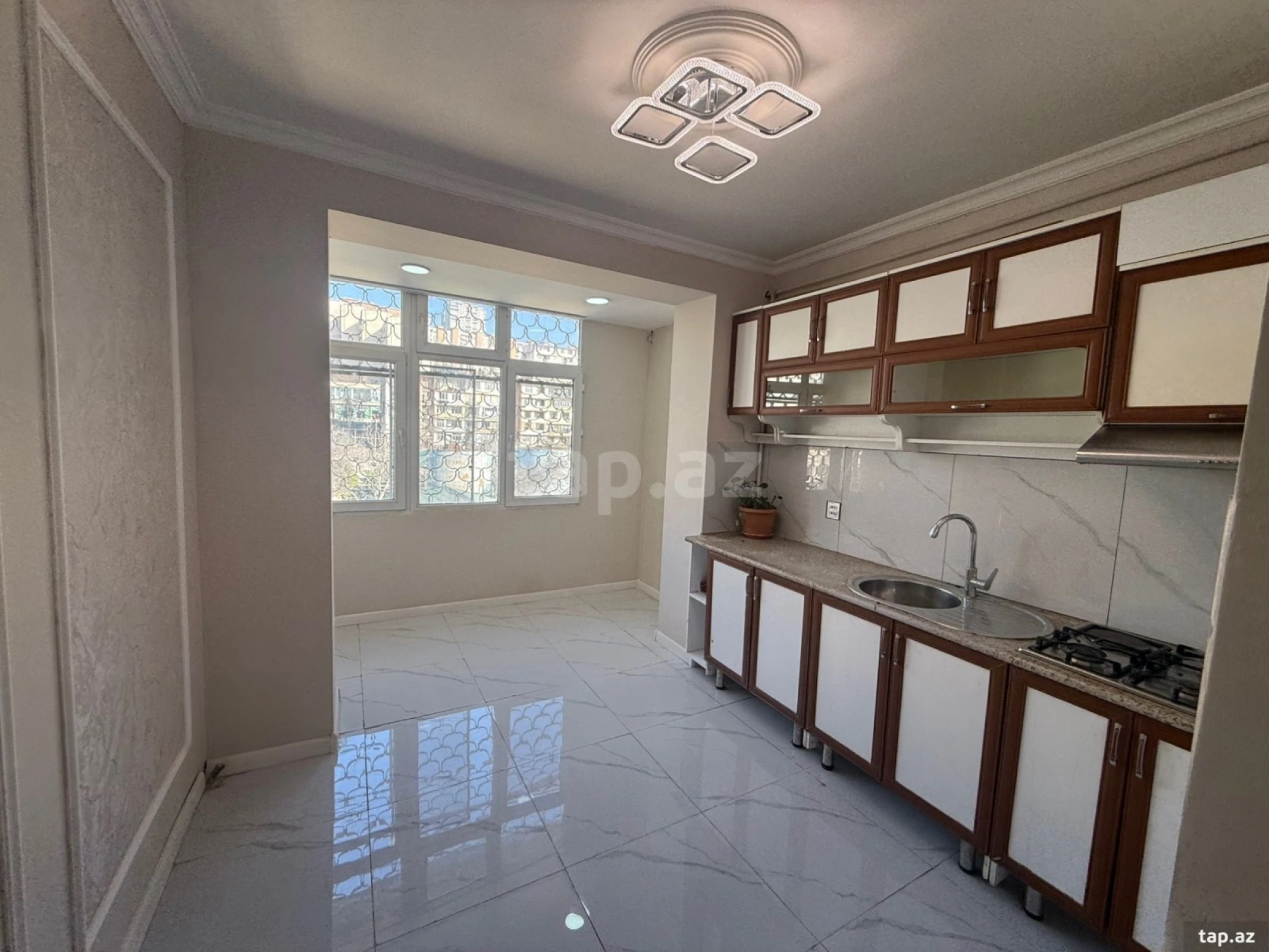 Satılır 3 otaqlı mənzil 85 m²