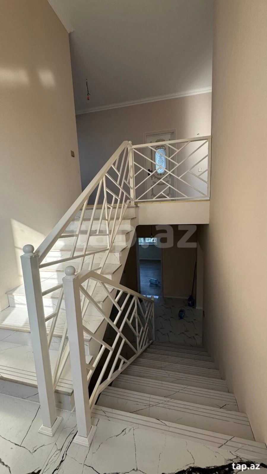 Satılır 5 otaqlı həyət evi