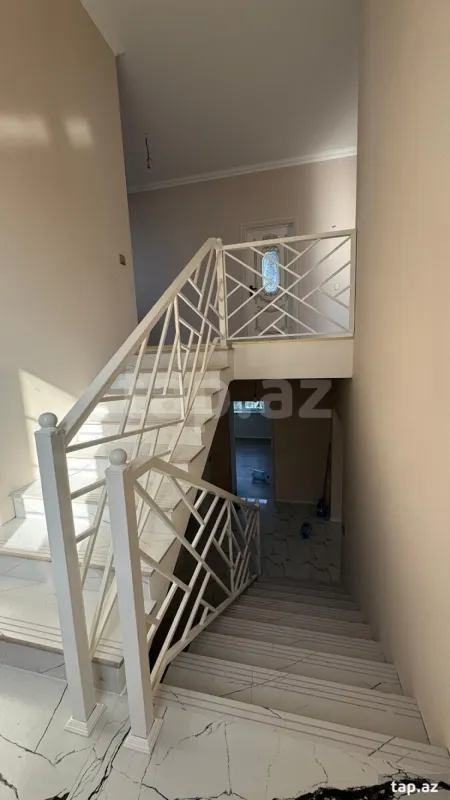Satılır 5 otaqlı həyət evi