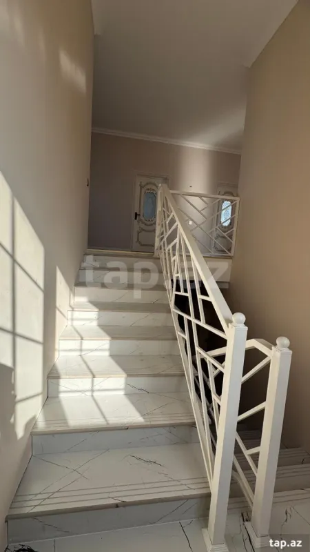 Satılır 5 otaqlı həyət evi