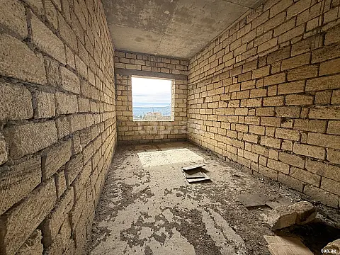 Satılır 6 otaqlı həyət evi