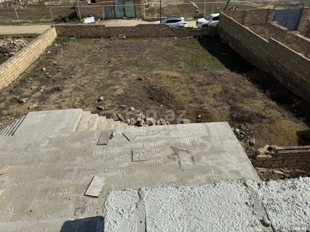 Satılır 6 otaqlı həyət evi