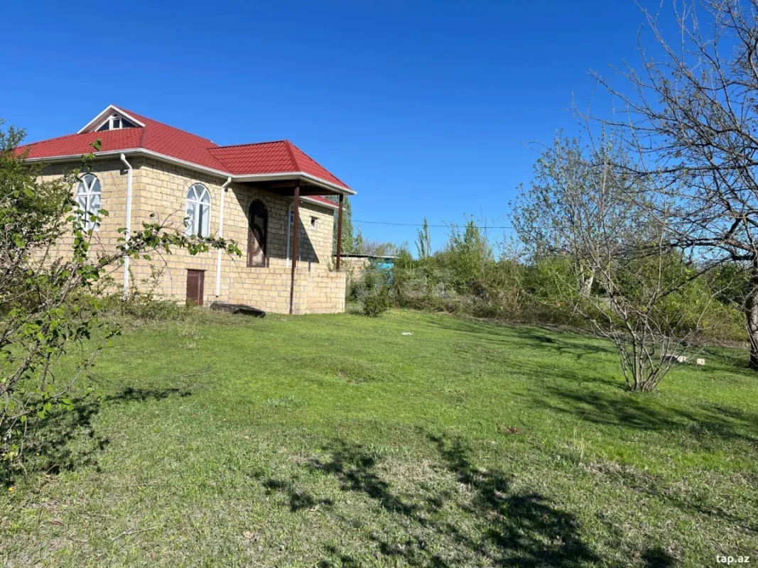 Satılır 3 otaqlı həyət evi