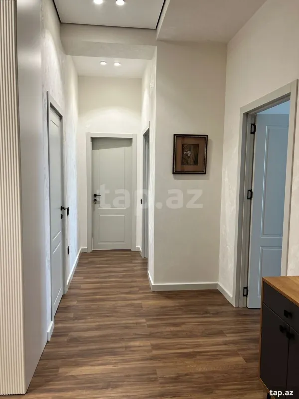 Kirayə verilir 3 otaqlı yeni tikili 110 m²