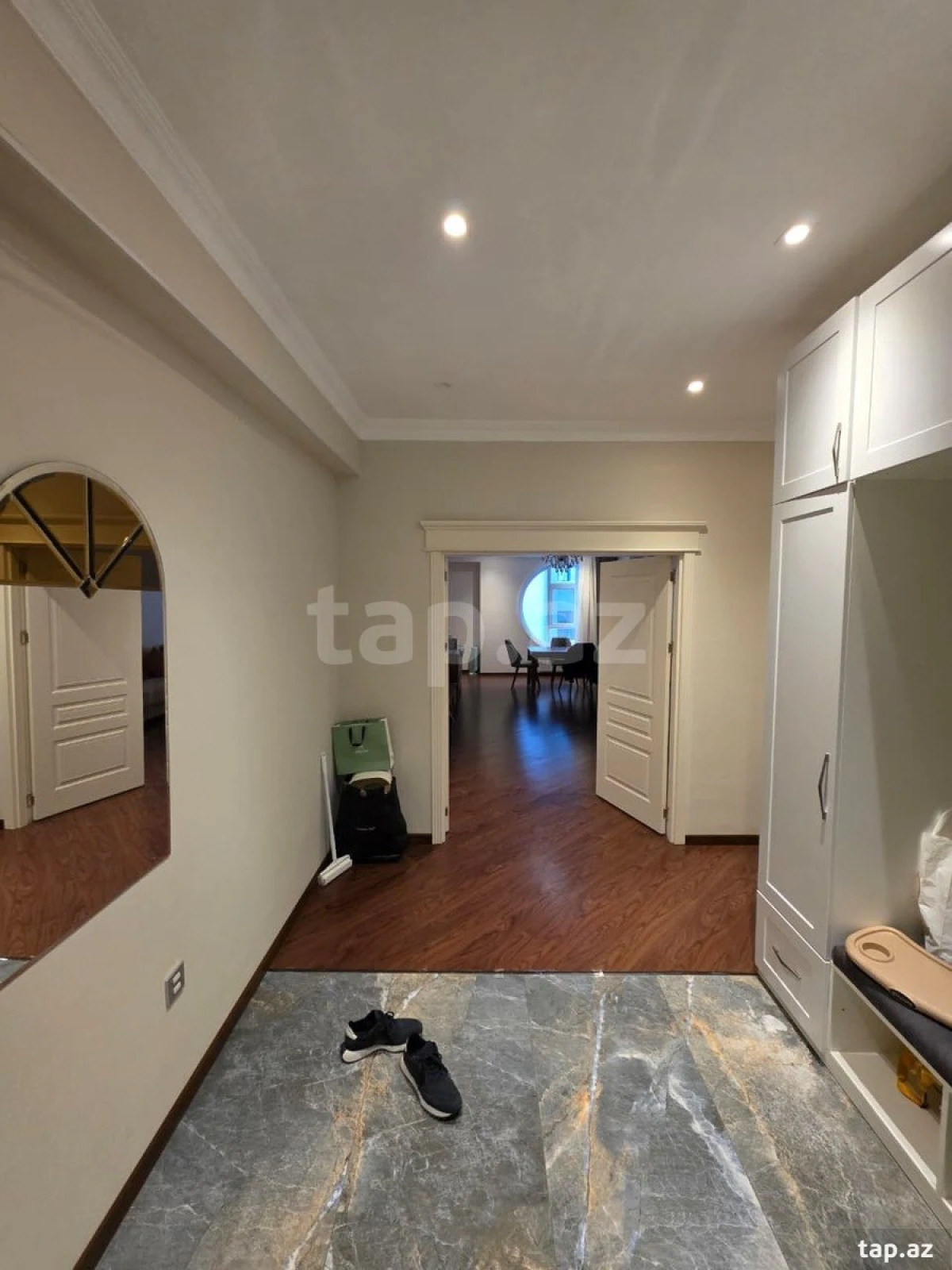 Kirayə verilir 3 otaqlı yeni tikili 124 m²